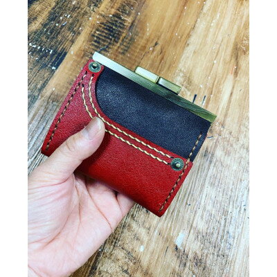 オールレザーのがま口財布【デニポケmini】赤ポケット【1321135】