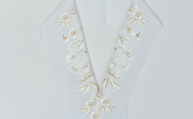 【ふるさと納税】半衿　松竹梅にふくらすずめの柄　ししゅう　白地に白と金の糸 刺繍 織物 ファッション 和装 篠原縫製　お届け：ご入金確認後、約1週間ほどで発送いたします。 サムネイル3