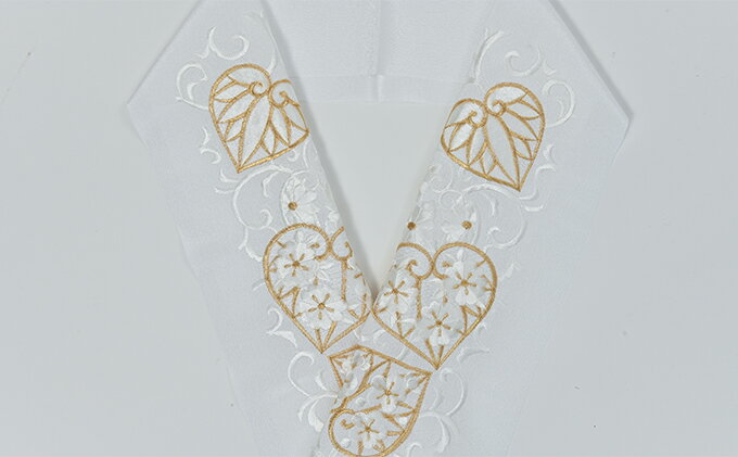 【ふるさと納税】半衿　あおいの柄　ししゅう　白地に白と金の糸 刺繍 織物 ファッション 和装 イベント篠原縫製 　お届け：ご入金確認後、約1週間ほどで発送いたします。 サムネイル2