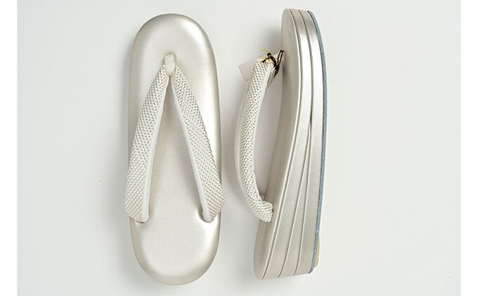 【ふるさと納税】ぞうり　草履　シルバーの台　組織の花緒　三段　Lサイズ　お着物に　きもの 和装 履物 24.5センチ 疲れにくい 入学 卒業 結婚式 式典 セレモニ 篠原縫製　お届け：ご入金確認後、約1週間ほどで発送いたします。 サムネイル3