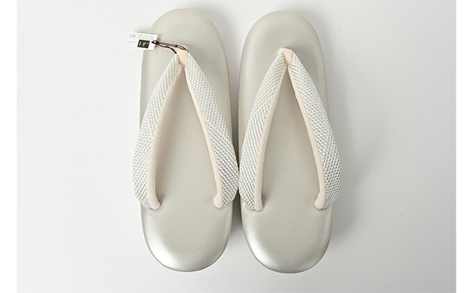 【ふるさと納税】ぞうり　草履　シルバーの台　組織の花緒　三段　Mサイズ　お着物に　きもの 和装 履物 23.5センチ 疲れにくい 入学 卒業 結婚式 式典 セレモニ 篠原縫製　お届け：ご入金確認後、約1週間ほどで発送いたします。 サムネイル2