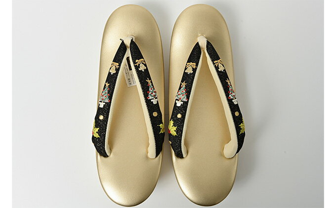 【ふるさと納税】ぞうり　草履　クリスマスの刺繍の花緒　M　2段　お着物に　きもの 和装 履物 Mサイズ 23.5センチ 疲れにくい パーティー 誕生日会 周年 お茶会 入園 卒園 入学 卒業 結婚式 式典 セレモニ 篠原縫製　お届け：ご入金確認後、約1週間ほどで発送いたします。 サムネイル2