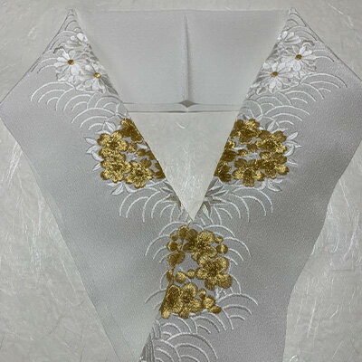 半衿　白地に白とゴールドの花丸紋の刺繍　着物　きもの 和装 ファッション小物 和服 和装小物 訪問着 卒業式 入学式 誕生日会 周年記念 式典 花丸紋柄 洗える 篠原縫製　お届け：ご入金確認後、約1週間ほどで発送いたします。