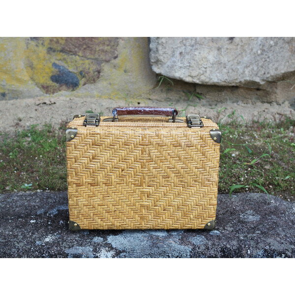 【豊岡杞柳細工】　あじろ編みトランクケース（小） / トランクケース あじろ編み 軽量 丈夫 防虫効果 調湿性 伝統工芸品 豊岡杞柳細工 天然素材 高級 おしゃれ かごバッグ 旅行 レトロ 和テイスト 手作り ハンドメイド 日本製