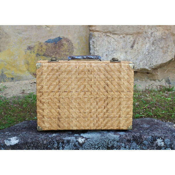 【豊岡杞柳細工】　あじろ編みトランクケース（中） / トランクケース あじろ編み 軽量 丈夫 防虫効果 調湿性 伝統工芸品 豊岡杞柳細工 天然素材 高級 おしゃれ かごバッグ 旅行 レトロ 和テイスト 手作り ハンドメイド 日本製