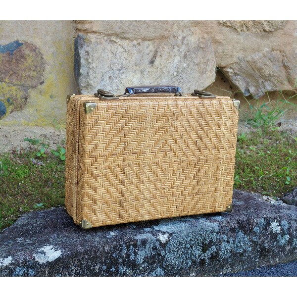 【ふるさと納税】【豊岡杞柳細工】　あじろ編みトランクケース（中） / トランクケース あじろ編み 軽量 丈夫 防虫効果 調湿性 伝統工芸品 豊岡杞柳細工 天然素材 高級 おしゃれ かごバッグ 旅行 レトロ 和テイスト 手作り ハンドメイド 日本製 サムネイル2