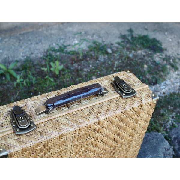 【ふるさと納税】【豊岡杞柳細工】　あじろ編みトランクケース（中） / トランクケース あじろ編み 軽量 丈夫 防虫効果 調湿性 伝統工芸品 豊岡杞柳細工 天然素材 高級 おしゃれ かごバッグ 旅行 レトロ 和テイスト 手作り ハンドメイド 日本製 サムネイル3