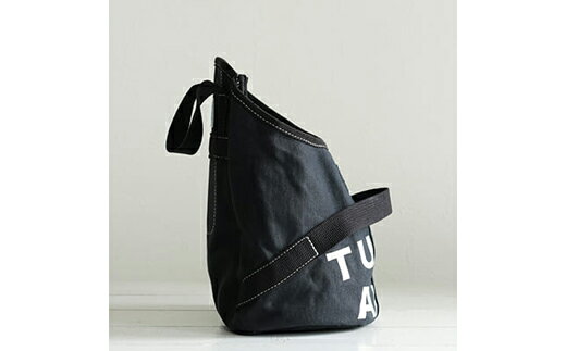 【ふるさと納税】木の庄帆布 【CLUBER BASE クラバーベース】CLUBER BASE “TURF AID“ BAGターフエイドバッグ／砂袋／目土袋（ブラック） / 数量限定 ゴルフ デイボット修復 マナーグッズ ラウンドグッズ ゴルフ用品 日本製 高級 かばん シンプル 日本製 おしゃれ 黒色 サムネイル3