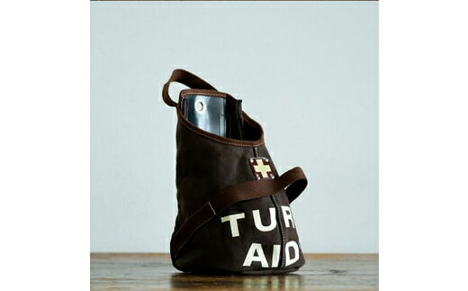 【ふるさと納税】木の庄帆布 【CLUBER BASE クラバーベース】CLUBER BASE “TURF AID“ BAGターフエイドバッグ／砂袋／目土袋（Dチョコ） / 数量限定 ゴルフ デイボット修復 マナーグッズ ラウンドグッズ ゴルフ用品 日本製 高級 かばん シンプル 日本製 おしゃれ 焦茶色 サムネイル3