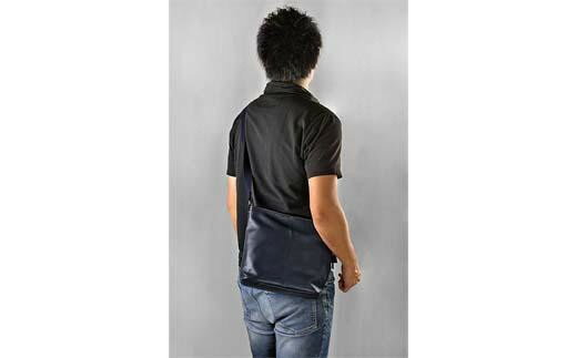 【ふるさと納税】仕事人 レザーショルダーバッグ 15-0029（ネイビー） かばん バッグ ショルダー 牛革 高級感 豊岡製 軽量 斜めがけ サムネイル2