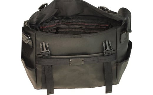 【ふるさと納税】豊岡産 CSショルダーバッグCROSSROAD 501066ブラック かばん バッグ ショルダー ソフト 迷彩柄 防水 高機能 サムネイル2