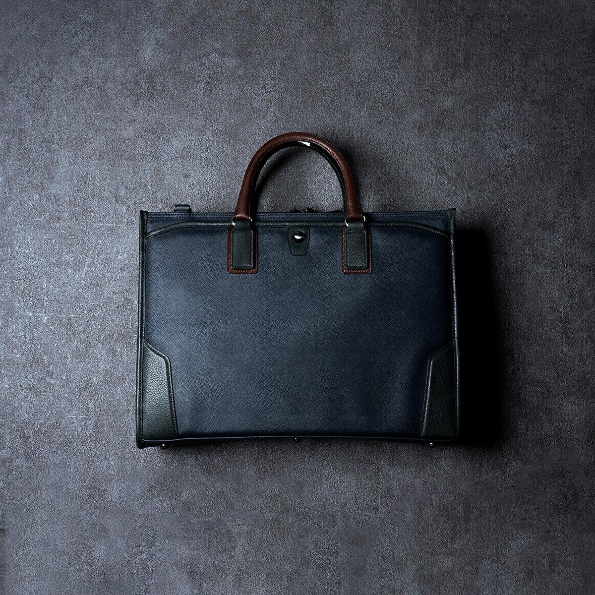 【ふるさと納税】豊岡鞄 craftsmanship サフィアーノ 3方開きビジネス ネイビー 888315 / 木和田正昭商店 ブリーフケース ビジネスバッグ メンズ A4ファイル対応 ノートPC収納 通勤 カバン バッグ 自立 手持ち ショルダーベルト付属 2way サムネイル3