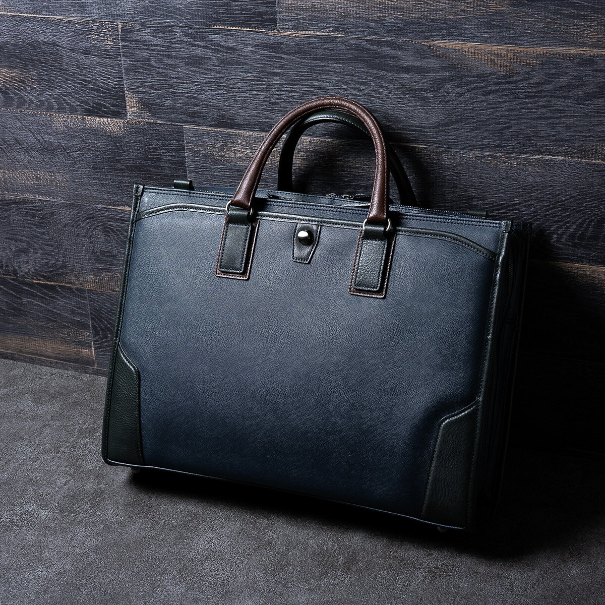 【ふるさと納税】豊岡鞄 craftsmanship サフィアーノ 2ルームビジネス ネイビー 777315 / 木和田正昭商店 ブリーフケース ビジネスバッグ メンズ B4ファイル対応 ノートPC収納 通勤 カバン バッグ 自立 手持ち ショルダーベルト付属 2way サムネイル2