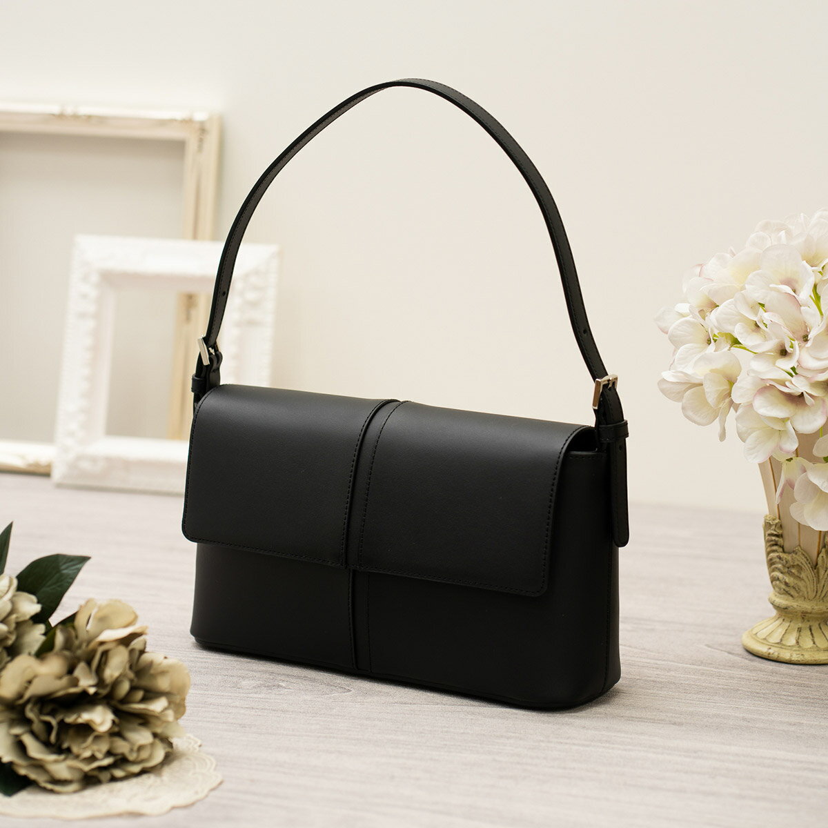 【ふるさと納税】豊岡鞄 TOTTE カブセフォーマルバッグ MBF010 グレージュ / 本革 ハンドバッグ レディース バッグ カバン 卒業式 卒園式 冠婚葬祭 サムネイル2