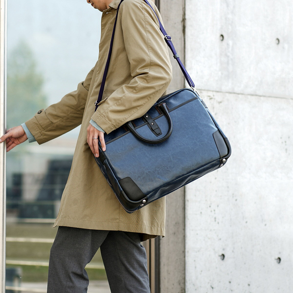 【ふるさと納税】【高島屋選定品】豊岡鞄 帆布PU×レザーソフトブリーフ2Room (24-156) ブルー / 木和田正昭商店 B4ファイル対応 ノートPC収納 ビジネスバッグ ブリーフケース メンズ 軽量 大容量 バッグ カバン サムネイル2