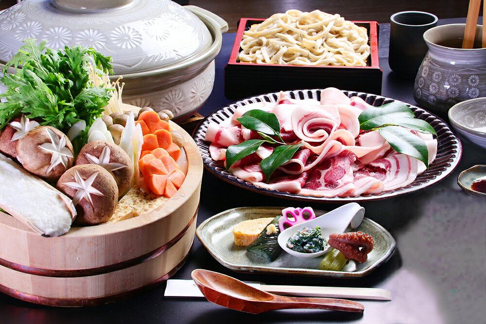 【ふるさと納税】丹波ささやまホロンピアホテル ペア洋室ツイン1泊2食　冬季限定ぼたん鍋会席（生ビール1杯無料）宿泊券 | 兵庫県 丹波篠山市 サムネイル2