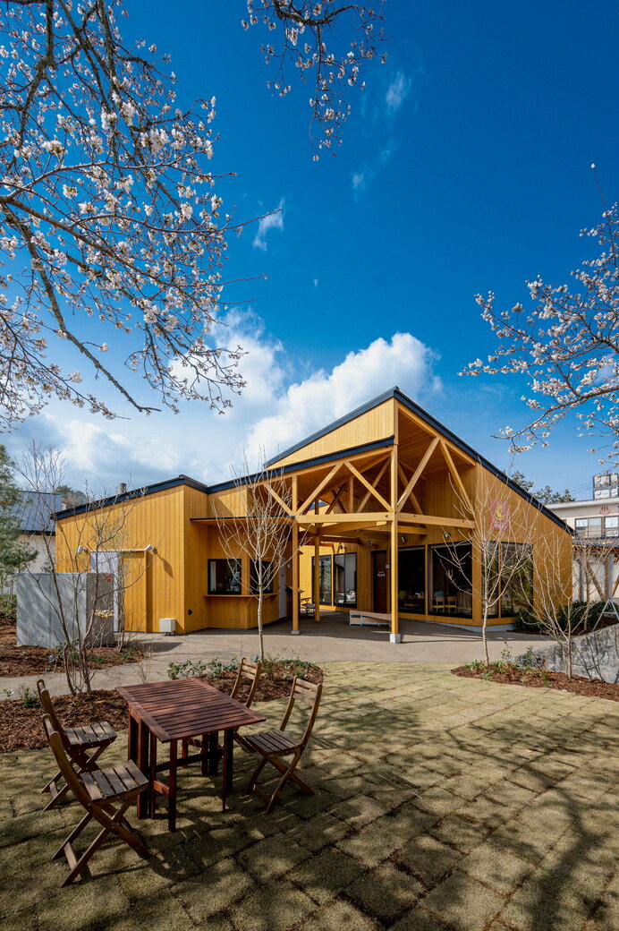 【お一人様】極上の癒しと贅沢を味わう！ふるさと納税で草山温泉1泊2食付き宿泊券 | 兵庫県 丹波篠山市 宿泊券 チケット 温泉 自然 ぼたん会席 金泉 非日常 モダン 客室 アメニティ充実