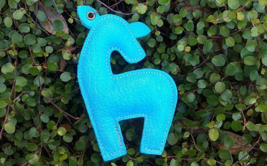 【ふるさと納税】AN19 鹿革コレクション【露草】マスコットチャーム　【 鹿革 革製品 マスコット チャーム キーホルダー スマホ拭き 露草 つゆ草 青 ブルー 水色 】 サムネイル2