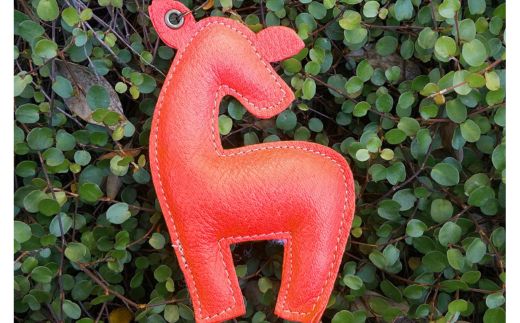 【ふるさと納税】AN20 鹿革コレクション【紅】マスコットチャーム　【 鹿革 革製品 マスコット チャーム キーホルダー スマホ拭き 眼鏡拭き 紅 朱 赤 レッド 】 サムネイル2