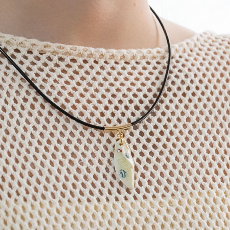 【ふるさと納税】陶器スタイ　「しずく」SH-S001　 工芸品 ネックレス アクセサリー 半磁器 サムネイル2