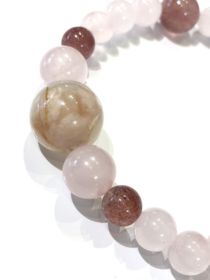 【ふるさと納税】桜瑪瑙（さくらめのう）とローズ、イチゴ水晶のブレスレット　アクセサリー　ブレスレット　パワーストーン サムネイル2