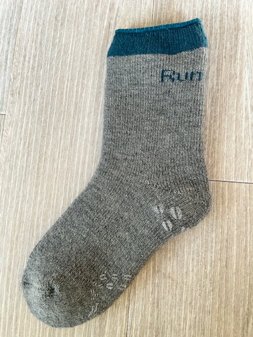 【ふるさと納税】RunNext アンゴラ入り あったか ソックス グレー ／ ランネクスト 防寒 保温 ウォーキング スキー ツーリング 靴下 奈良県 葛城市 サムネイル2