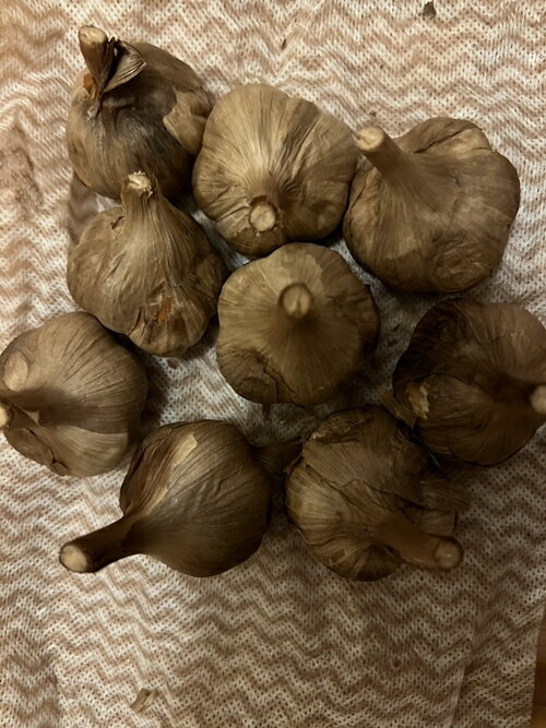 宇陀市産 熟成 黒にんにく 300g ／ グーテライゼ 健康 グルメ 熟成加工 ギフト元気 ニンニク ガーリック 黒ニンニク 国産 奈良県 宇陀市