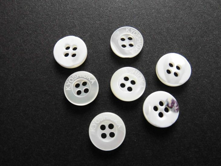 【ふるさと納税】オーダーワイシャツ-「オリジナルネーム入り」川西町産貝ボタンを使用-【生地：ノーアイロン】ドットver．| シャツ オーダー ノーアイロン 国産 ※オーダーシート受付後2か月程度で発送予定 ※着日指定不可 サムネイル3