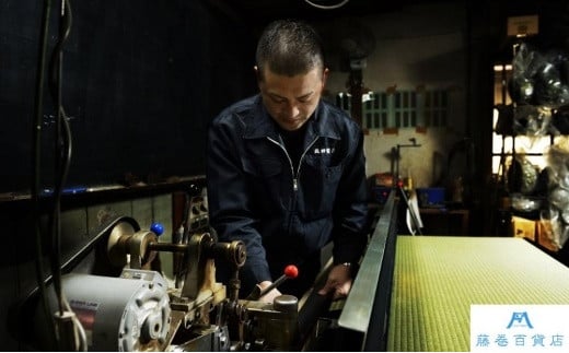 【ふるさと納税】織田畳店×藤巻百貨店別注 雛（Hiina） 本い草 ウォレットバッグ 深藍 ／ 織田畳店 天然芯染めい草 本革 たたみ小物 奈良県 田原本町 サムネイル2