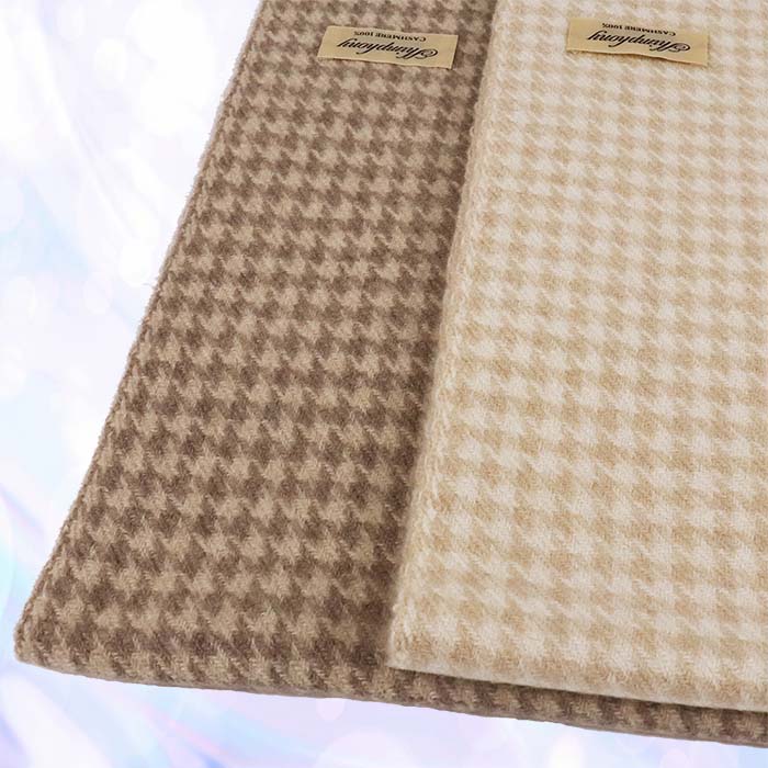 【ふるさと納税】無染色 カシミヤ マフラー 千鳥格子柄 66402 男女兼用 オフホワイト ／ まちづくり観光振興機構 防寒 レディース メンズ 通勤 通学 プレゼント ギフト 奈良県 田原本町 サムネイル2