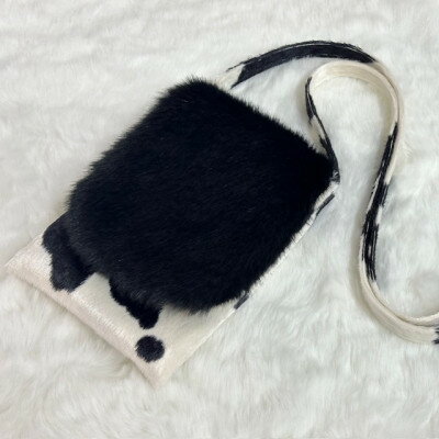 OKADA TEXTILE MINIサコッシュ エコファーバッグ ホルスタイン柄白黒【1511930】