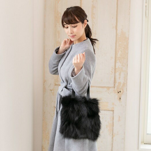 【ふるさと納税】ちょっとした贅沢!フォックス毛皮手提げバッグ ブラック サムネイル3