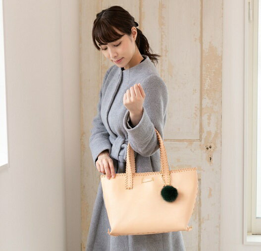 【ふるさと納税】感動を刻むハンドワーク!牛ヌメ革テープトリミングハンディートートバッグ サムネイル3