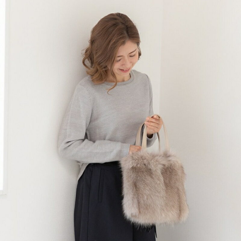 【ふるさと納税】ちょっとした贅沢！フォックス毛皮手提げバッグ　グレージュ サムネイル3