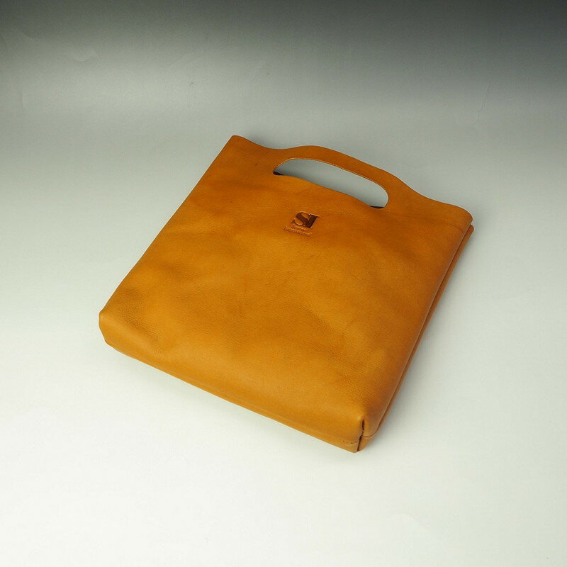 【ふるさと納税】心躍るビンテージレザーの質感! 牛革ミニトートバッグ サムネイル2