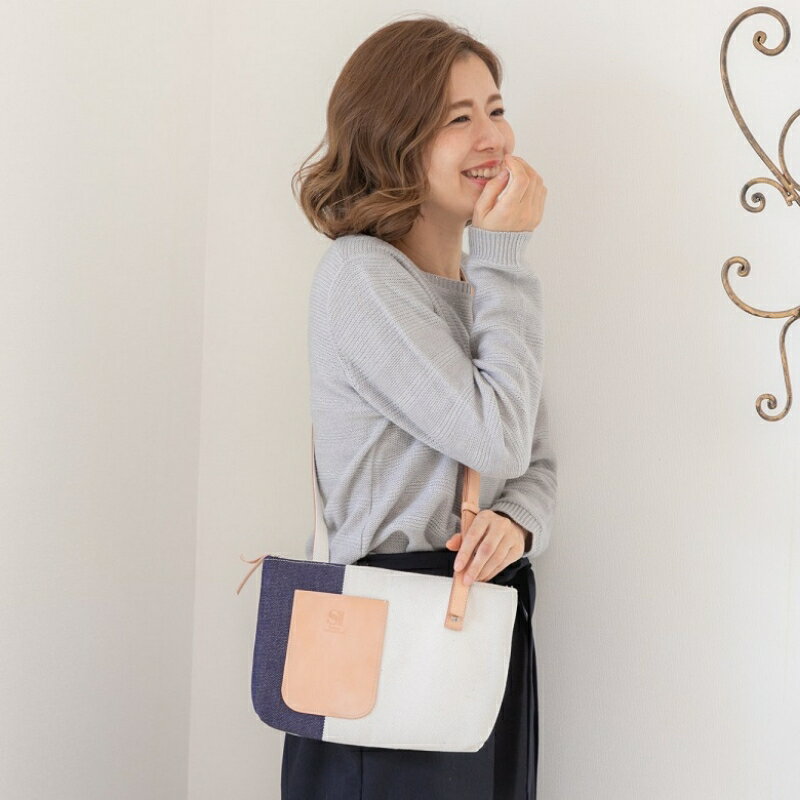 【ふるさと納税】斬新なバイカラーが新鮮！　帆布ショルダーバッグ　ブルー サムネイル3