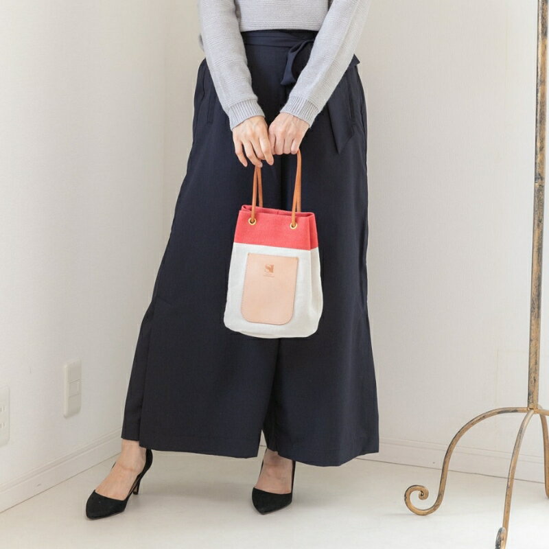 【ふるさと納税】斬新なバイカラーが新鮮！　帆布巾着トート　レッド サムネイル2