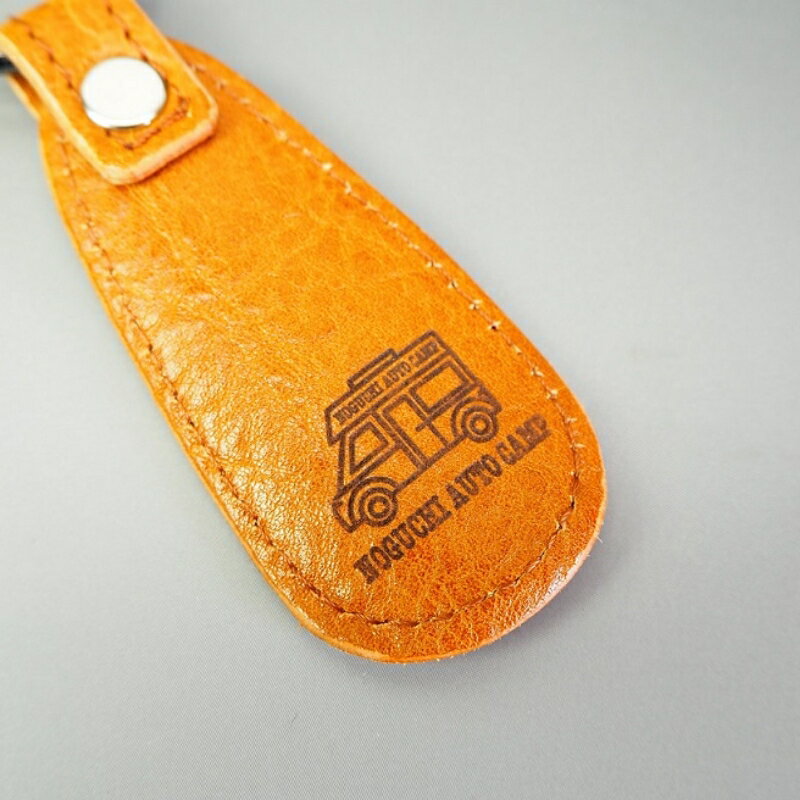 【ふるさと納税】キャンピングカーロゴがお洒落！　牛革シューホーン　( 野口オートキャンプ場 協力) サムネイル2