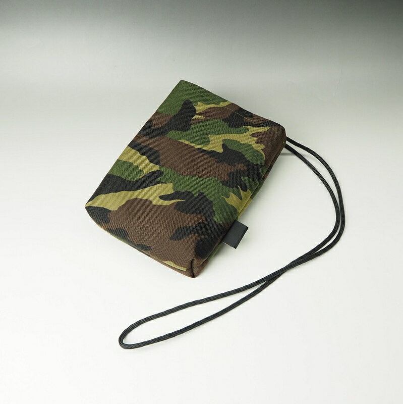 【ふるさと納税】軽さと強度が魅力！コーデュラサコッシュ　迷彩柄 サムネイル3