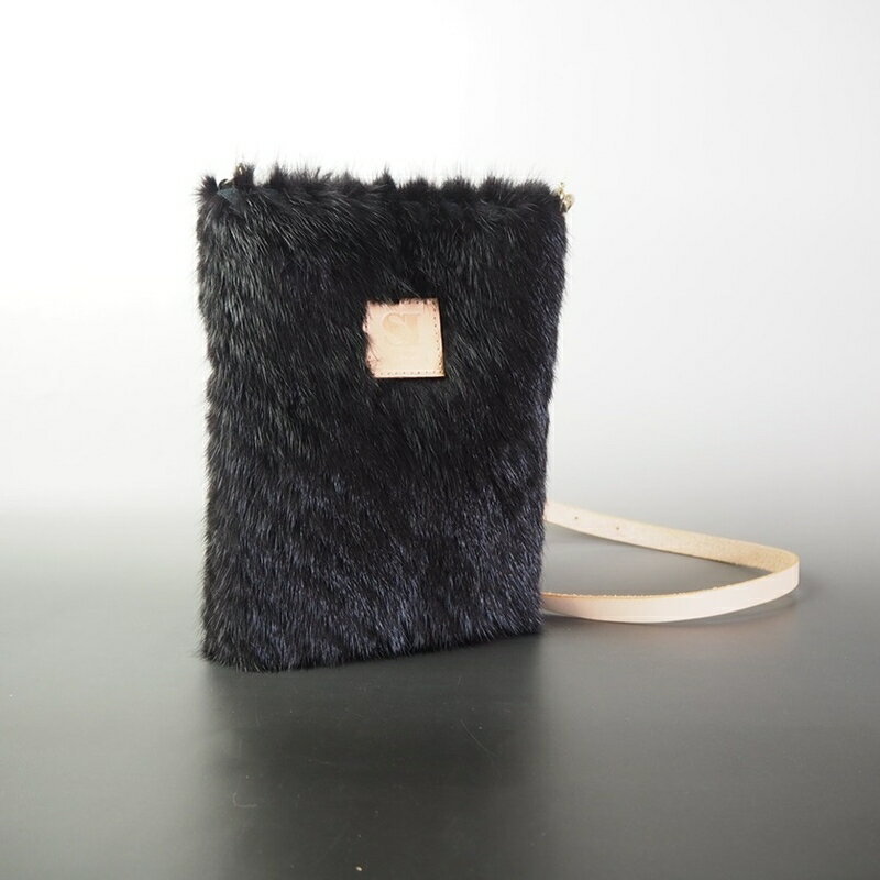 【ふるさと納税】毛皮の宝石　高級ミンク 牛革ショルダー使用バッグ　BK サムネイル3