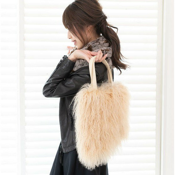 くるくるチベットラム毛皮手提げバッグ ベージュ