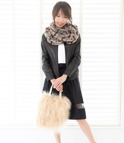 【ふるさと納税】くるくるチベットラム毛皮手提げバッグ ベージュ サムネイル2