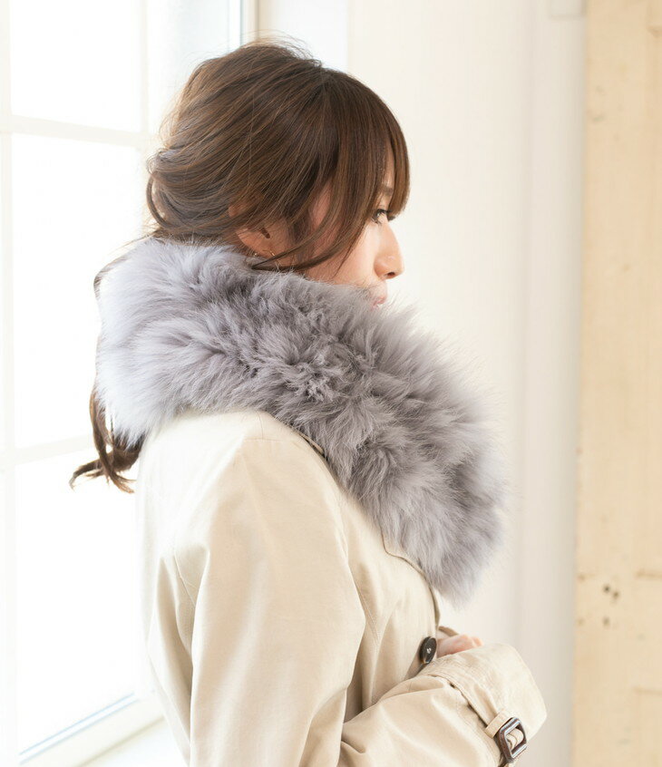 【ふるさと納税】フィンランド産SAGAフォックスフリルヤーンロングマフラー サムネイル3