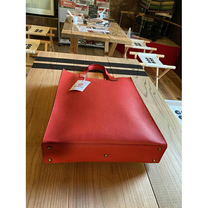 【ふるさと納税】本革六文銭バッグ／縦型【真田赤備】 | 和歌山県 九度山町 和歌山 支援品 返礼品 楽天ふるさと 納税 バッグ トートバッグ かばん 鞄 バック トートバック レザートート レザーバッグ 赤 レザー 本革 レディース レディースバッグ トート レザーバック レッド サムネイル3