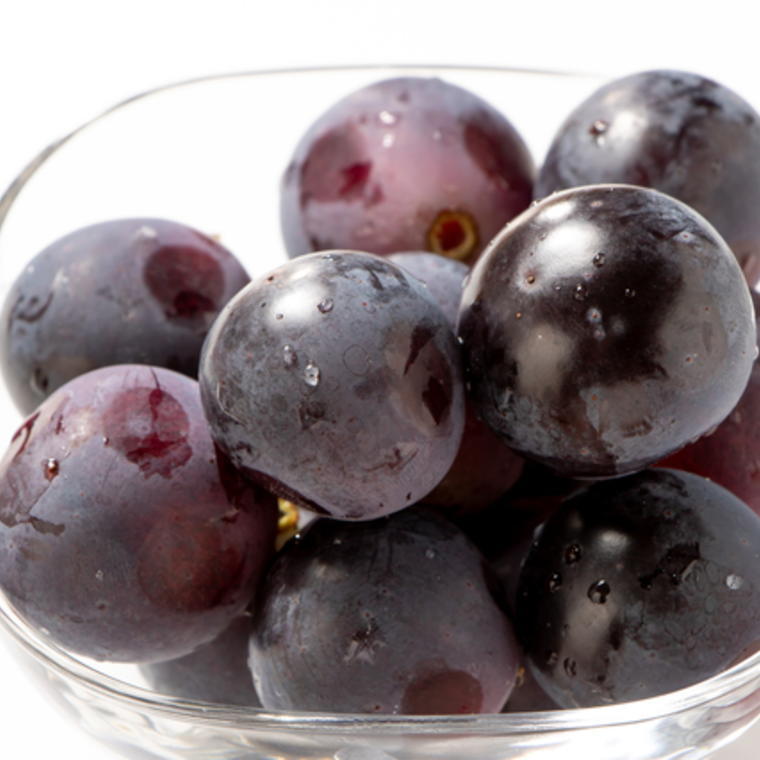 【ふるさと納税】【新鮮・産直】和歌山かつらぎ町産たねなしピオーネ 【選べる容量】 ※2026年8月中旬～2026年9月中旬頃順次発送 ※北海道・沖縄・離島配送不可 / 巨峰 先行予約 ぶどう ピオーネ 葡萄 ブドウ フルーツ 果物 ピオーネ 約1.2kg 約2kg 約3kg サムネイル3