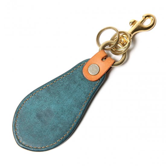 【ふるさと納税】 MOTO LEATHER ARTS & CRAFTS MOTO MOTOSTYLE-STORE YONAGO　マットバケッタ 靴べら キーホルダー BLUE ブルー【22-025-016】 本池秀夫監修　MOTO レザー 革 革小物 レザークラフト ファッション 　　革職人　手造り　手縫い　ハンドメイド　シューホーン サムネイル3
