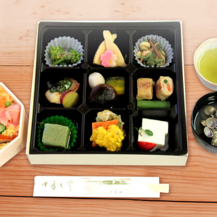 【ふるさと納税】宍道湖遊覧船乗船券+老舗の味「はくちょう弁当・ちらし」(1名分) 島根県松江市/白鳥観光有限会社[ALFA002]｜ 体験 チケット 宍道湖 遊覧船 乗船券 おすすめ 人気 プレゼント 記念日 お祝い ギフト 贈答 プレゼント ペア 観光 旅行 弁当 ランチ 島根 松江 サムネイル3
