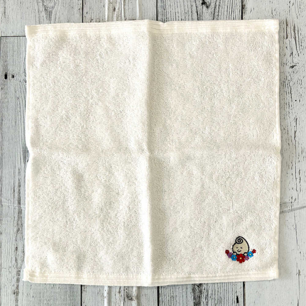 【ふるさと納税】 サコッシュ&ハンドタオル 雲南市の雲子ちゃんサコッシュ&ハンドタオル ハンドメイド 手作り サコッシュ バッグ 鞄 かばん ショルダーバッグ ハンドタオル タオル 雑貨 セット ご当地キャラ 雲南市 かわいい 島根県雲南市/株式会社 光栄刺シュウ[AIAQ001] サムネイル3