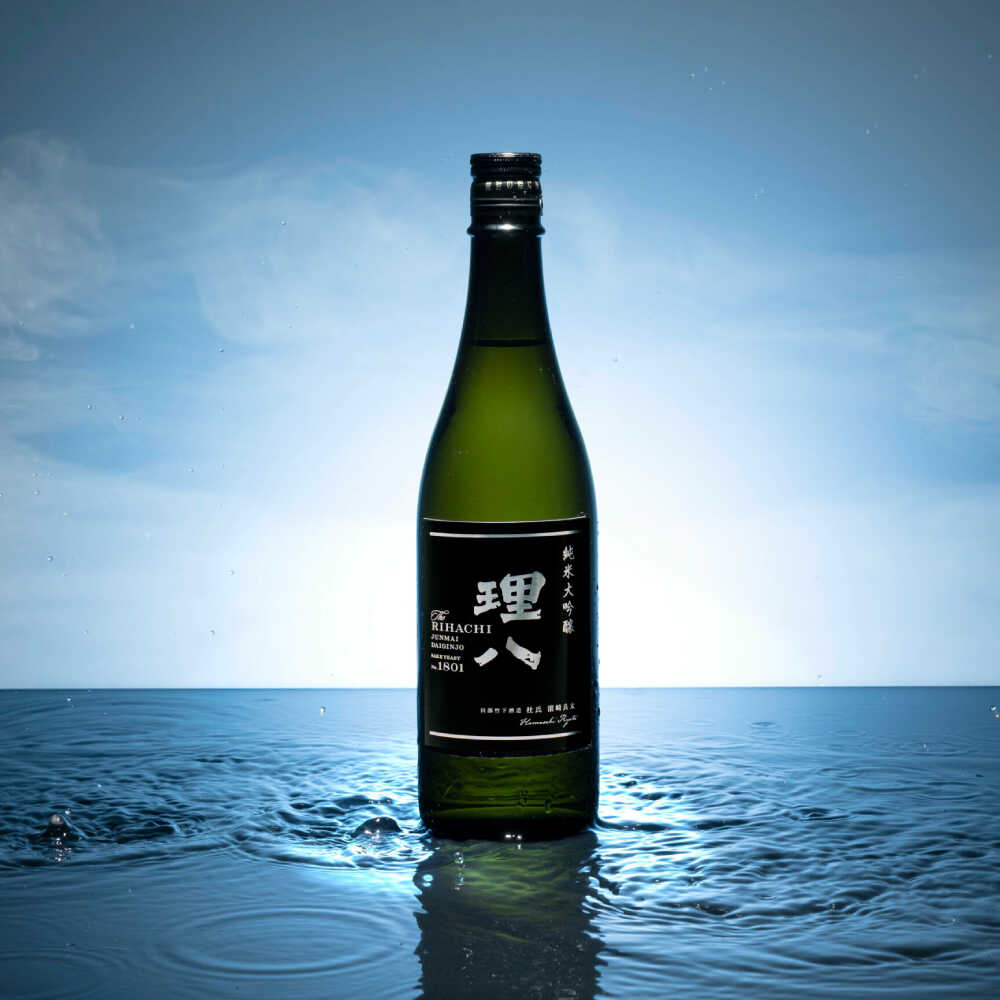 【ふるさと納税】理八 The RIHACHI 純米大吟醸 酵母1801号 720ml(化粧箱入り) 日本酒 酒 お土産 家飲み プレゼント フルーティー 純米大吟醸酒 地酒 島根県雲南市/株式会社田部竹下酒造[AIBE006] サムネイル3