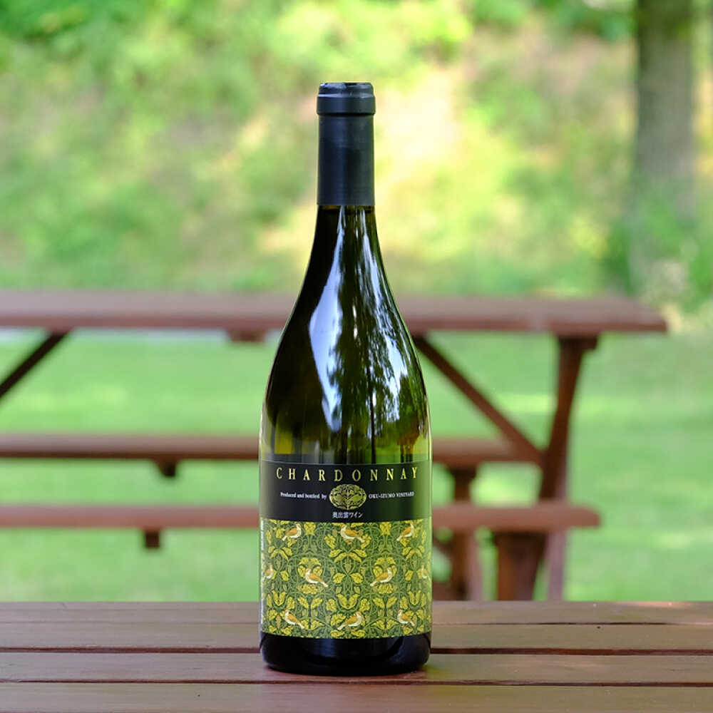 【ふるさと納税】奥出雲葡萄園 シャルドネ ・杜のワイン赤 国産 ワイン セット 島根県雲南市/有限会社奥出雲葡萄園[AICS005] 赤ワイン 白ワイン 飲み比べ 日本ワイン 国産ワイン 島根ワイン 厳選 赤 白 ブドウ 葡萄 お酒 酒 辛口 冷蔵 ギフト 贈り物 人気 おすすめ サムネイル3